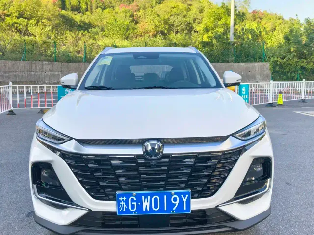 Фотография автомобиля — Changan CS75