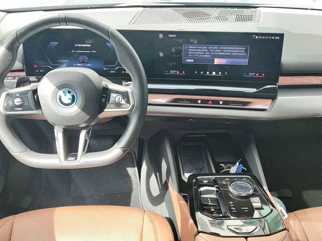 BMW i5 — Фото автомобиля 8
