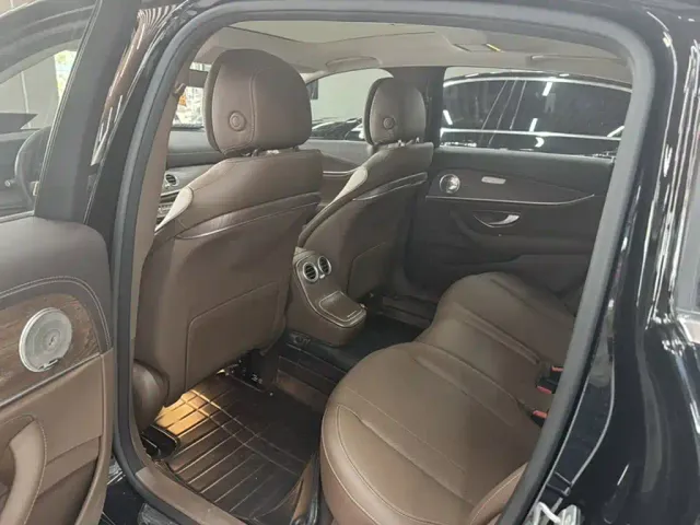 Mercedes-Benz E-Class — Фото автомобиля 7