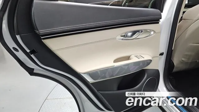 Genesis GV70 — Фото автомобиля 14