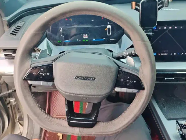 Changan Oshan Z6 EV — Фото автомобиля 15