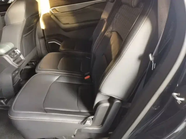 Geely Haoyue L — Фото автомобиля 16
