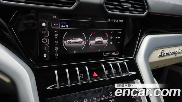 Lamborghini Urus — Фото автомобиля 16
