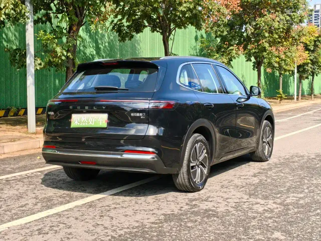Geely Galaxy Starship 7 EM-i — Фото автомобиля 16