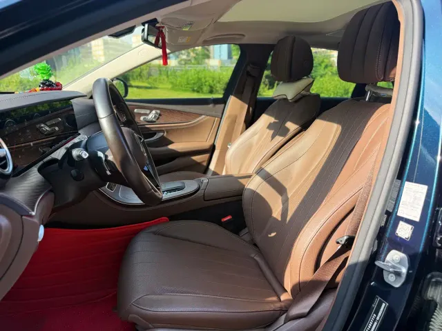 Mercedes-Benz E-Class — Фото автомобиля 13