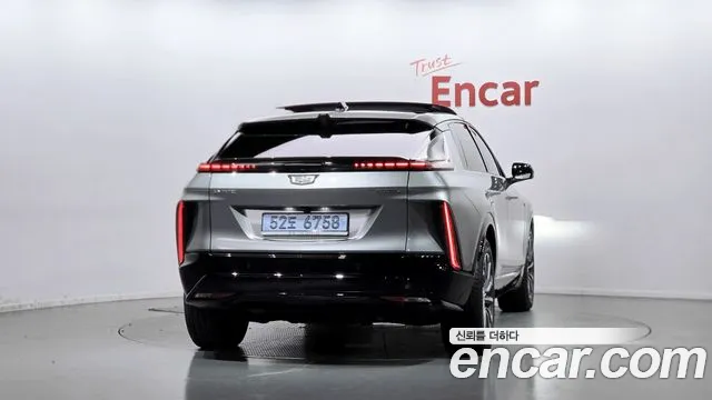 Cadillac Lyriq — Фото автомобиля 4
