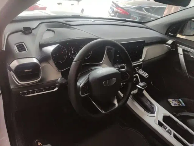 Geely Binyue — Фото автомобиля 5