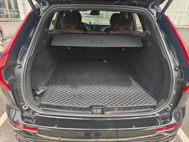 Volvo XC60 — Фото автомобиля 16