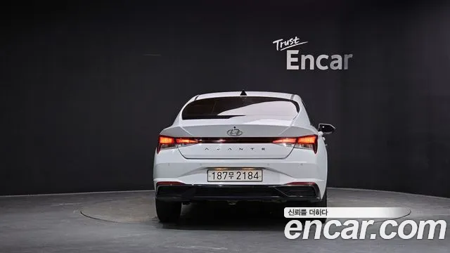 Hyundai AVANTE Avante (CN7) — Фото автомобиля 4