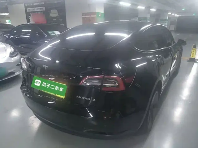 Tesla Model 3 — Фото автомобиля 6