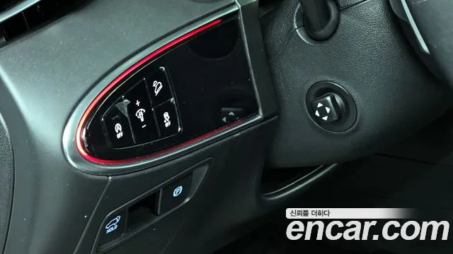 Genesis GV70 — Фото автомобиля 16