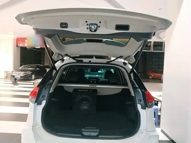 Nissan X-Trail — Фото автомобиля 18