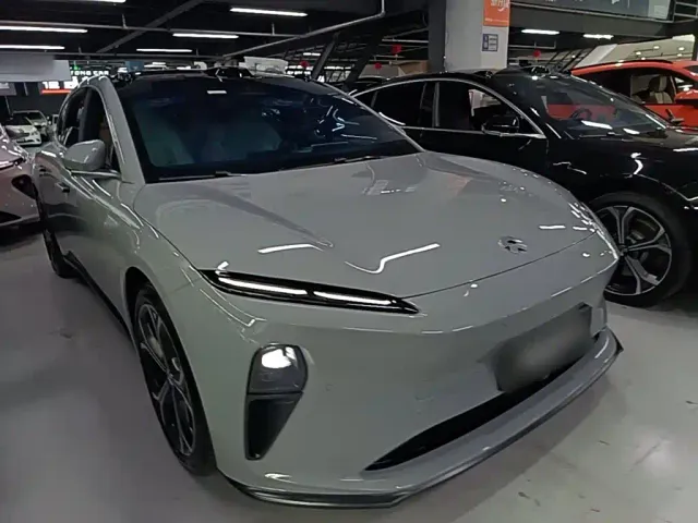 Nio ET5 Touring — Фото автомобиля 3