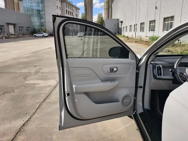 Leapmotor B10 — Фото автомобиля 7