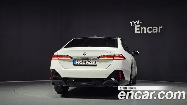 BMW 5 Series G60 — Фото автомобиля 3
