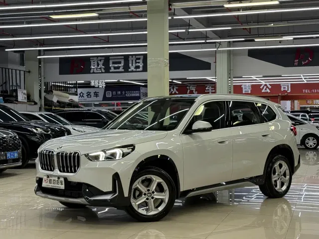 Фотография автомобиля — BMW X1