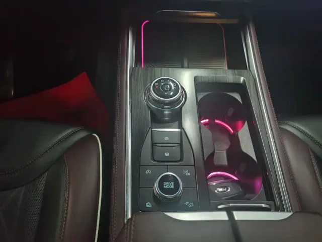 Ford Explorer — Фото автомобиля 19