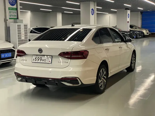 Volkswagen Lavida — Фото автомобиля 13