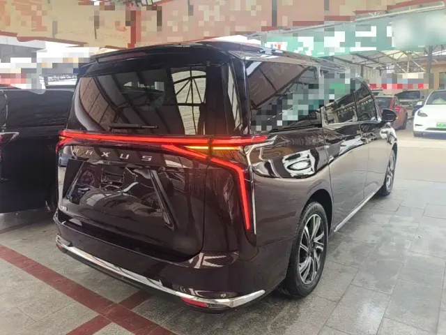 Maxus G90 — Фото автомобиля 6