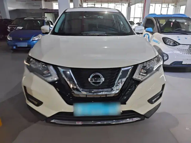 Nissan X-Trail — Фото автомобиля 2