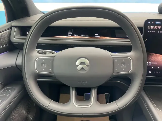 Nio ES8 — Фото автомобиля 20