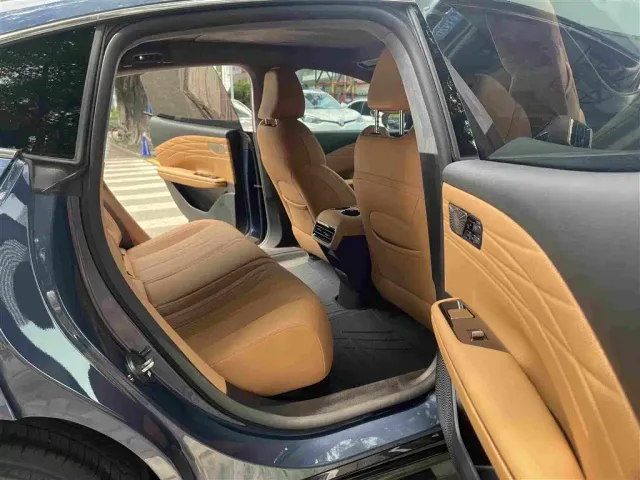 Geely Galaxy Xingyao 8 — Фото автомобиля 15