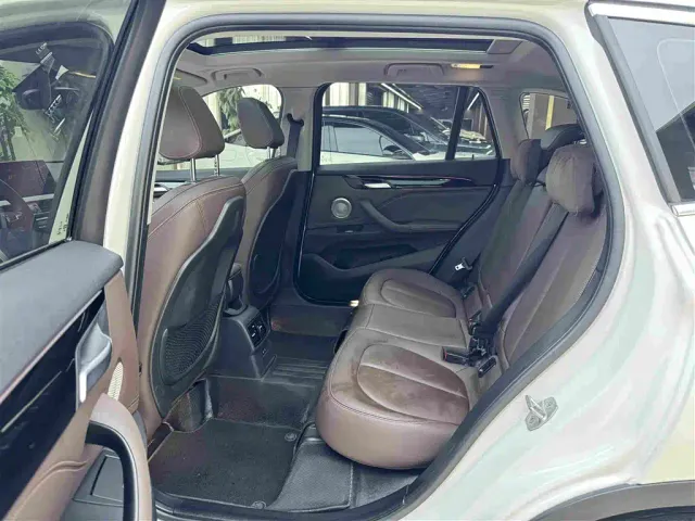 BMW X1 — Фото автомобиля 10