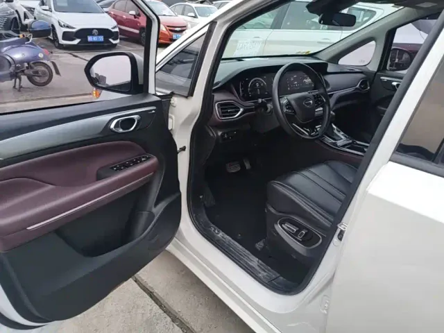 GAC Trumpchi M6 — Фото автомобиля 15