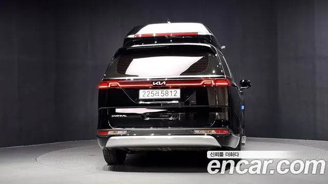 Kia Carnival — Фото автомобиля 4