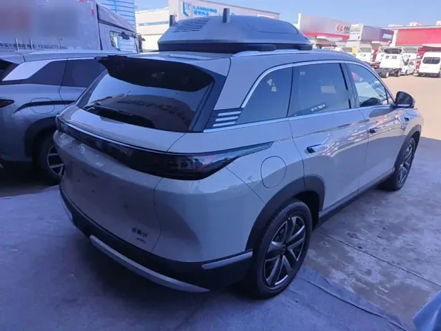 BYD Hai Shi 07 DM-i — Фото автомобиля 6