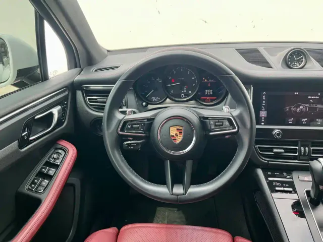 Porsche Macan — Фото автомобиля 9