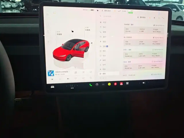 Tesla Model 3 — Фото автомобиля 12