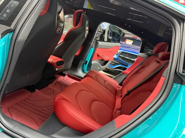 Xiaomi SU7 — Фото автомобиля 14