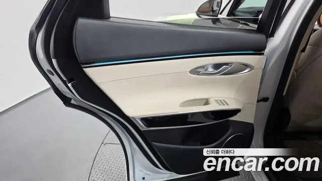 Genesis GV70 2.5T Бензин 2WD — Фото автомобиля 23