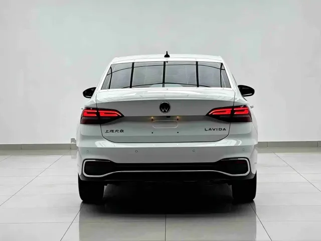Volkswagen Lavida — Фото автомобиля 5
