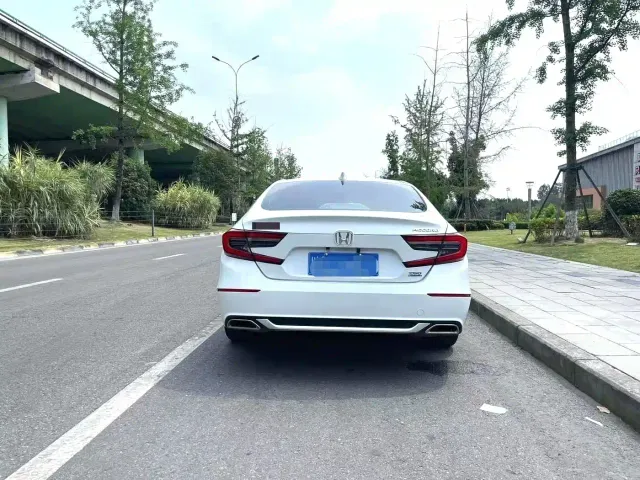 Honda Accord 2022 260TURBO Luxury Edition — Фото автомобиля 7