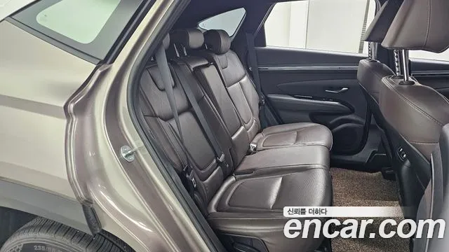 Hyundai Tucson Tucson (NX4) Бензин 1.6 турбо 2WD — Фото автомобиля 10
