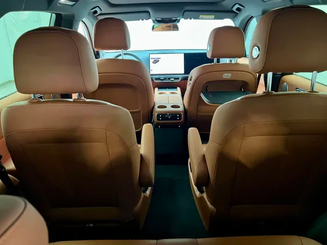 Li Auto L8 — Фото автомобиля 14