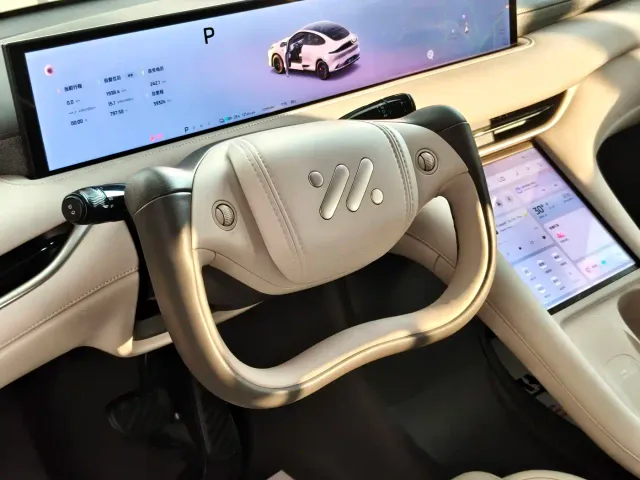 IM Motors LS6 — Фото автомобиля 8