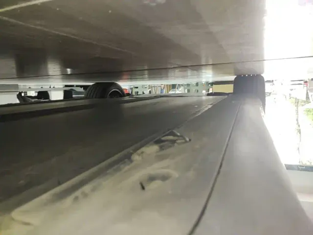 Tesla Model Y — Фото автомобиля 21