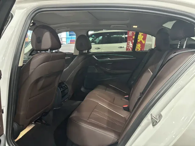 BMW 5 Series — Фото автомобиля 6