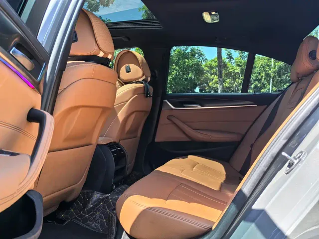 BMW 5 Series — Фото автомобиля 8