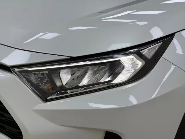 Toyota RAV4 — Фото автомобиля 10
