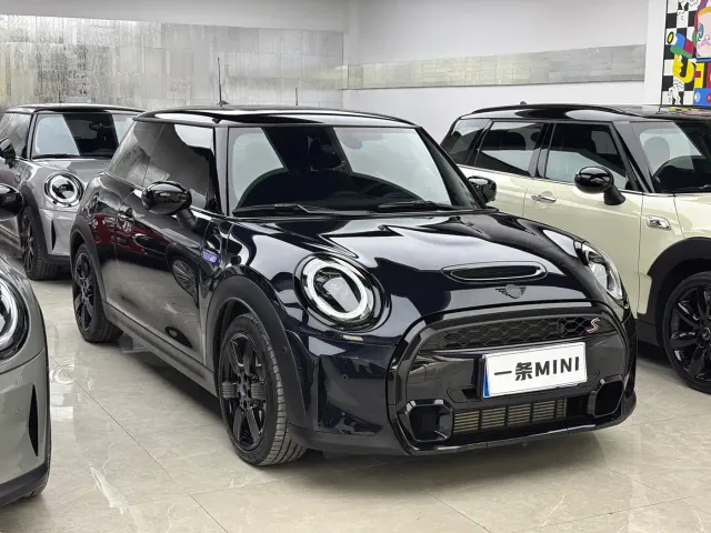 MINI Hatch — Фото автомобиля 3