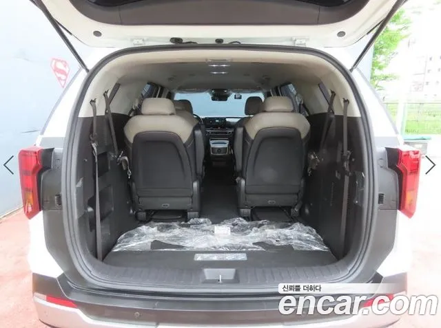 Kia Canival — Фото автомобиля 5