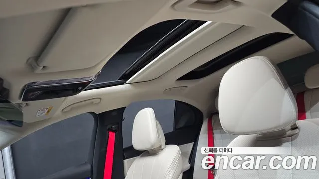Mercedes-Benz E-Class — Фото автомобиля 23