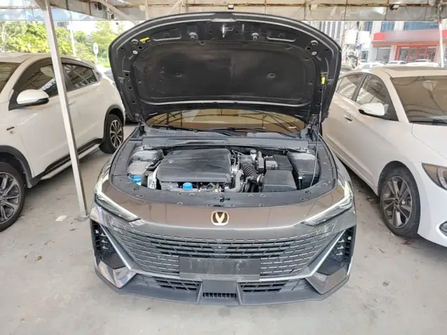Changan Changan UNI-V 2022 1.5T Premium Model — Фото автомобиля 19