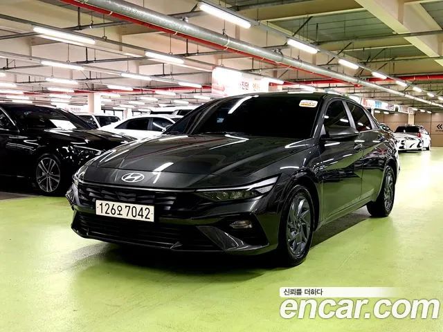 Фотография автомобиля — Hyundai Avante CN7