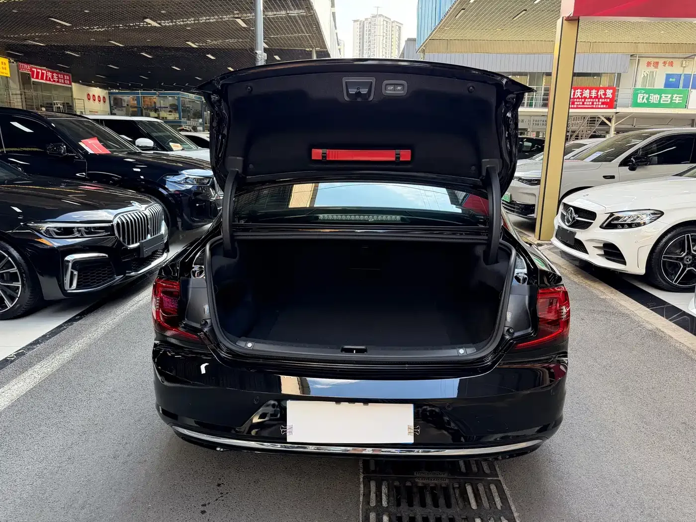 Volvo Volvo S90 2022 B5 Zhiyuan Luxury Edition — Фото автомобиля 29