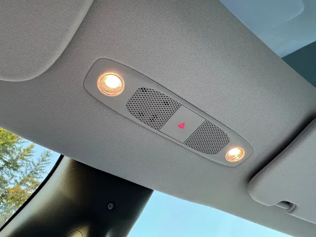 Tesla Model Y — Фото автомобиля 28